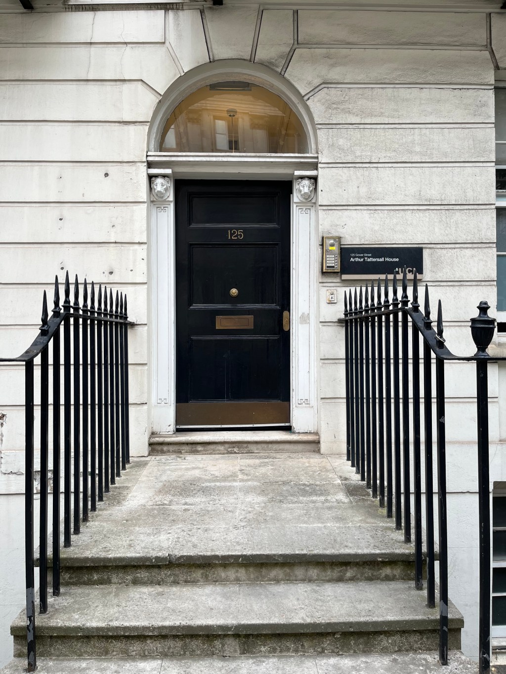 MRC Kasasian – The Mangle Street Murders&nbsp;(2013)